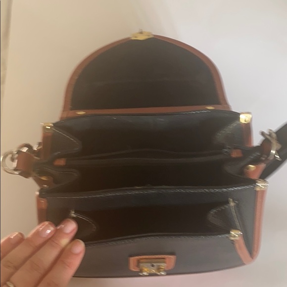 Gorgeous vintage Dooney & Bourke purse - Picture 4 of 4